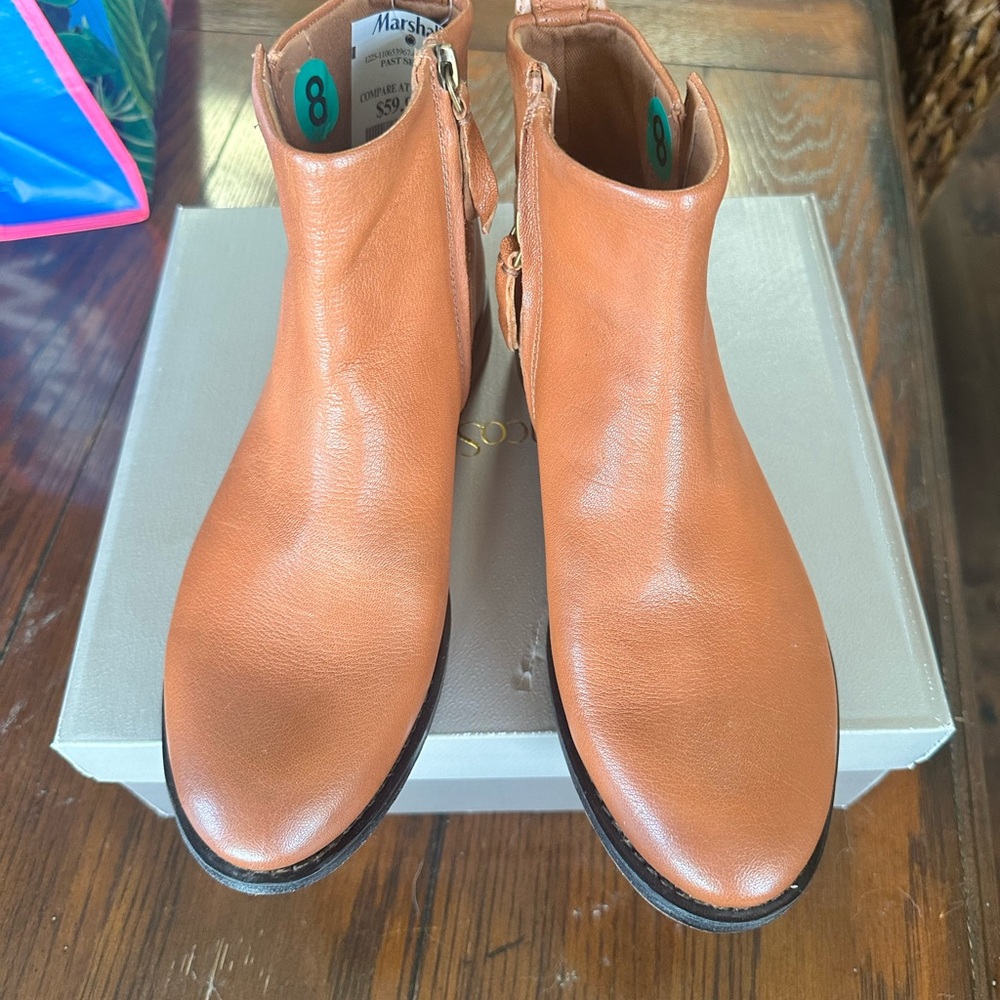Franco Sarto Boots Size 8 NIB color is brown / rust called Cognac